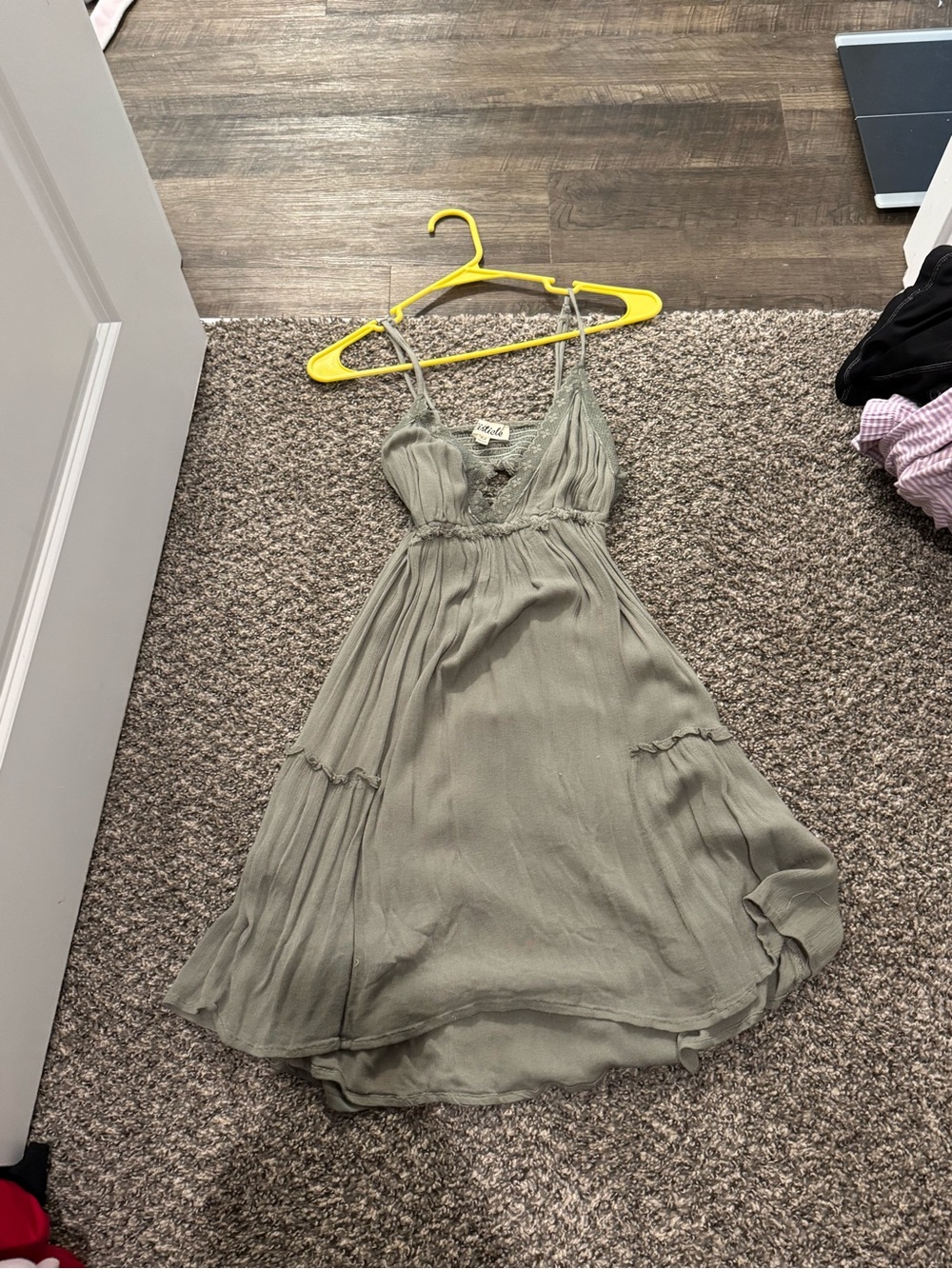 Listicle Olive-Green Spaghetti Strap Midi Dress